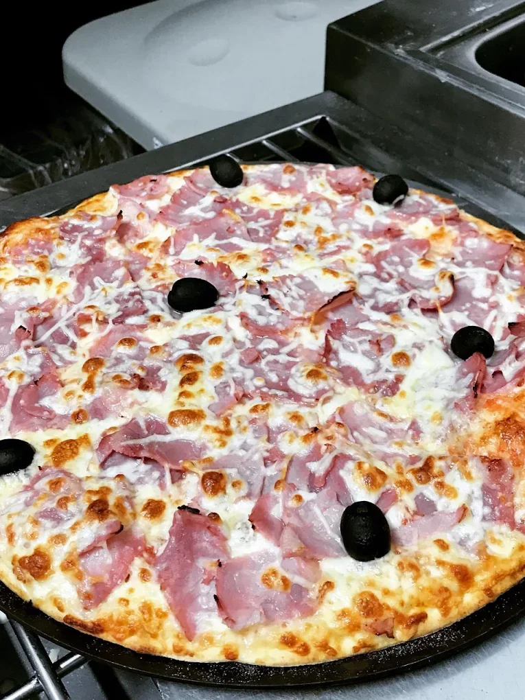D'lyss Pizza