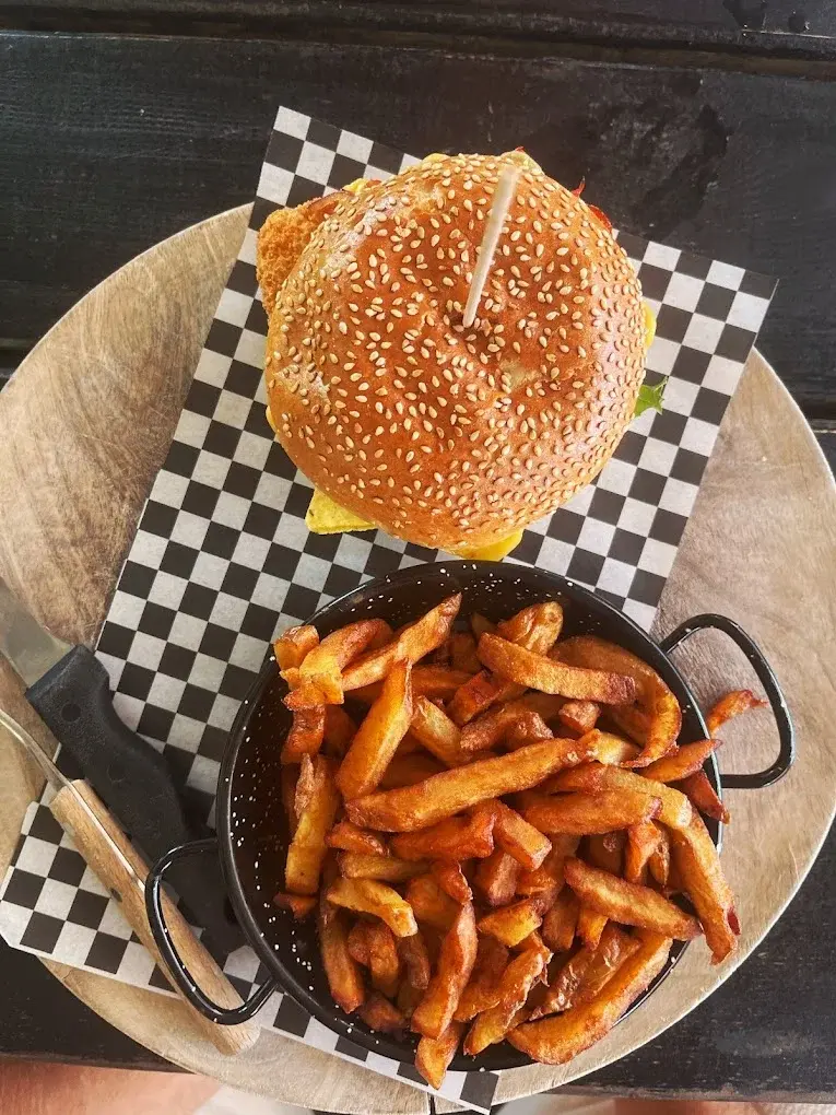 Tiki Burger Club